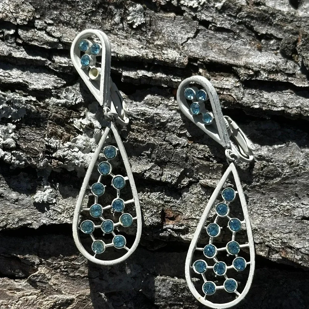 Vintage Teardrop Clip On‎ Earrings OS White Blue Enamel Rhinestone Dangle
